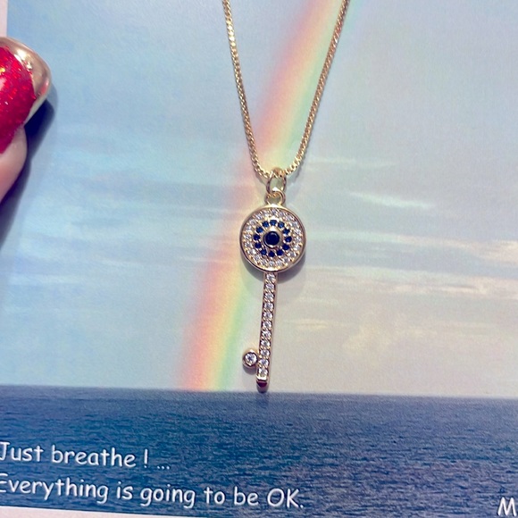 Rhinestone Key pendant 18 K plated with chain also plated. - Picture 2 of 2